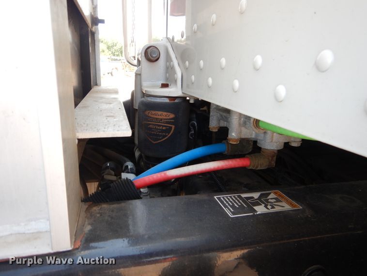 image for item DE4017 2007 Peterbilt 379 semi truck