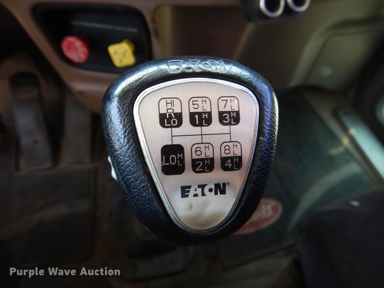 image for item DE4017 2007 Peterbilt 379 semi truck