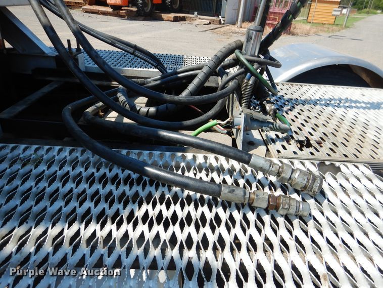 image for item DE4017 2007 Peterbilt 379 semi truck