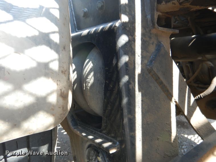 image for item DE4017 2007 Peterbilt 379 semi truck