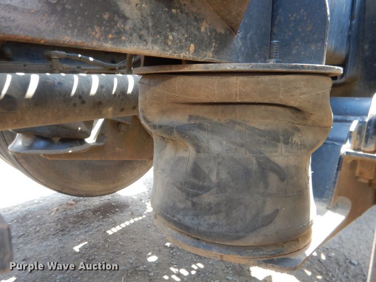 image for item DE4017 2007 Peterbilt 379 semi truck