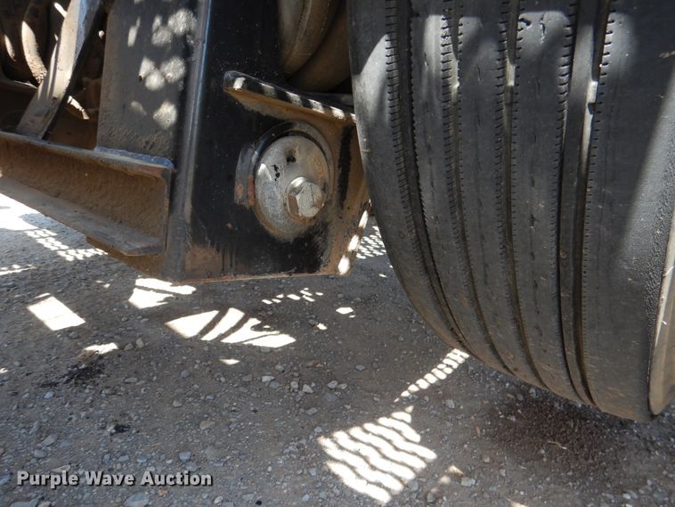 image for item DE4017 2007 Peterbilt 379 semi truck