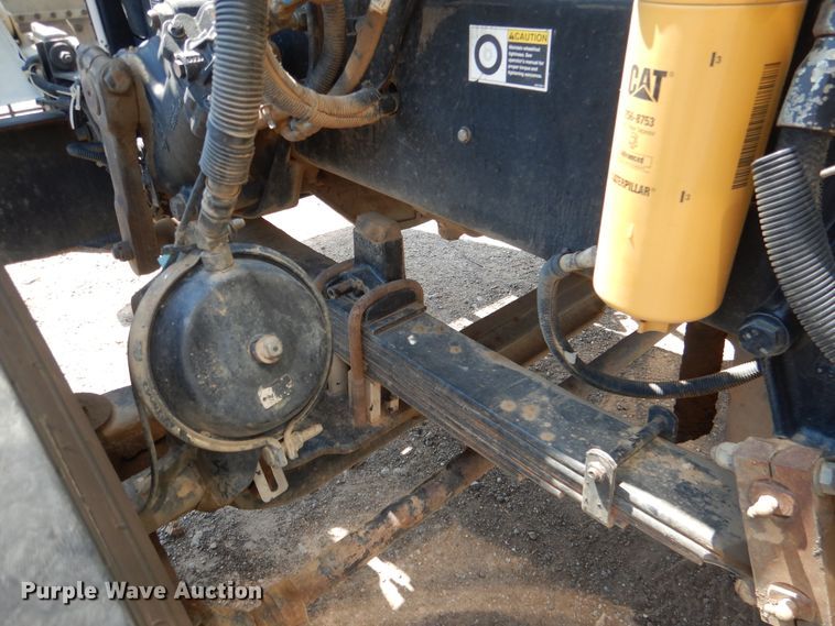 image for item DE4017 2007 Peterbilt 379 semi truck