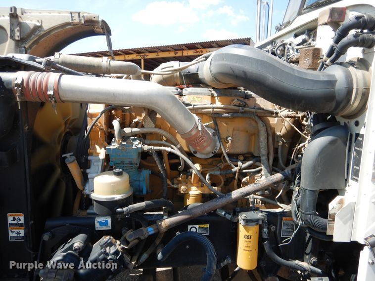 image for item DE4017 2007 Peterbilt 379 semi truck