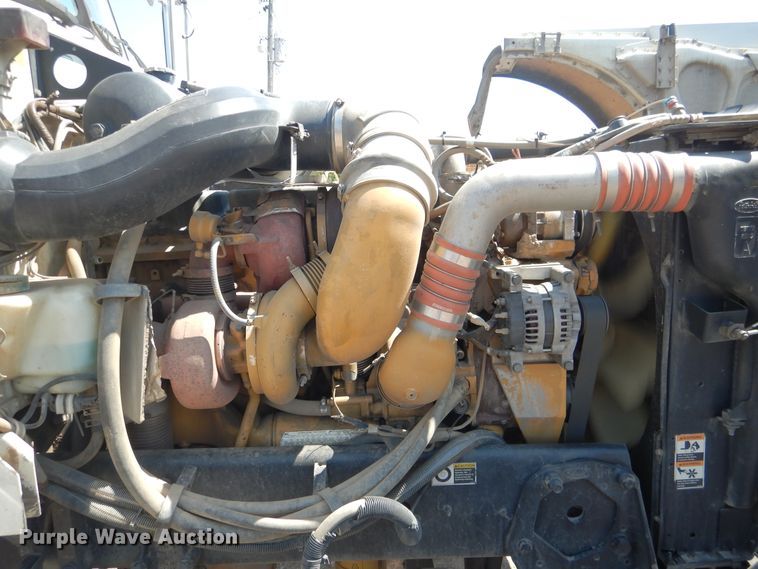 image for item DE4017 2007 Peterbilt 379 semi truck