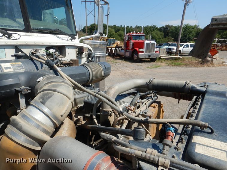 image for item DE4017 2007 Peterbilt 379 semi truck