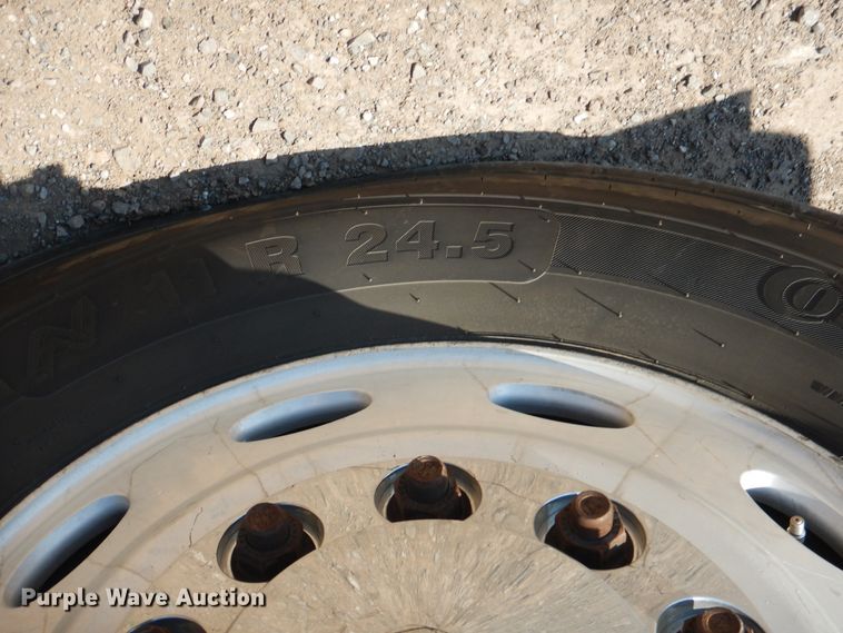 image for item DE4017 2007 Peterbilt 379 semi truck