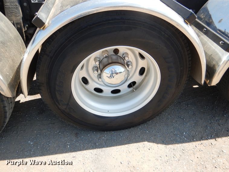 image for item DE4017 2007 Peterbilt 379 semi truck