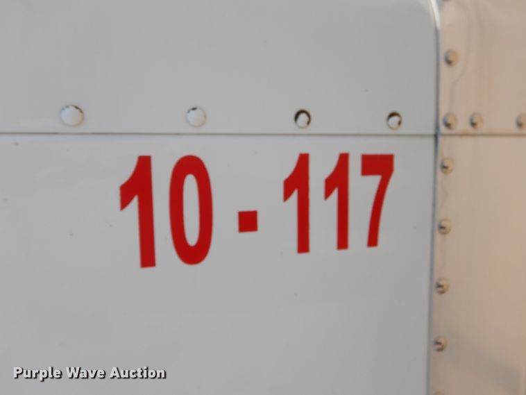 image for item DE4017 2007 Peterbilt 379 semi truck