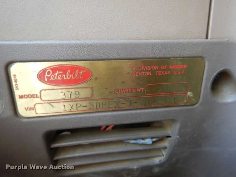 image for item DE4017 2007 Peterbilt 379 semi truck