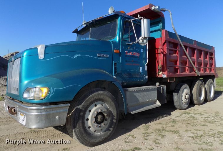 image for item DE7773 1999 International 9400 dump truck