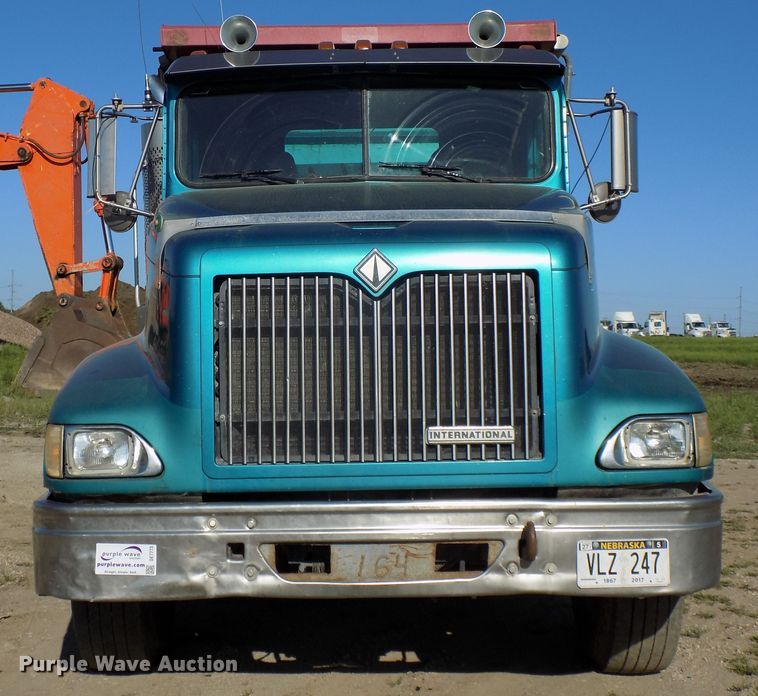 image for item DE7773 1999 International 9400 dump truck