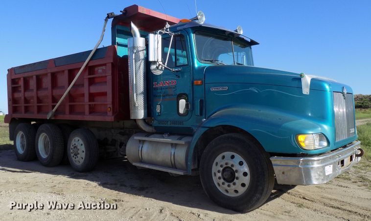 image for item DE7773 1999 International 9400 dump truck