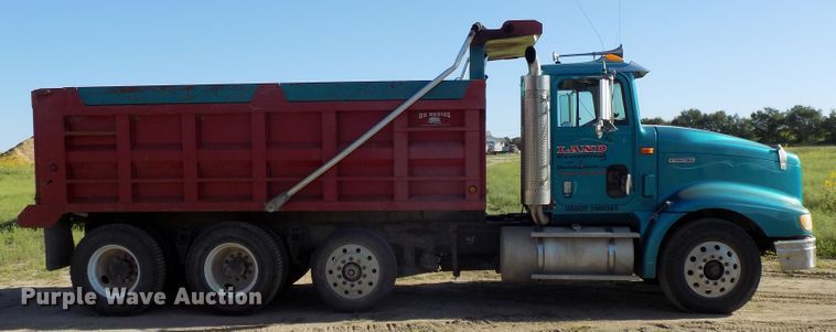 image for item DE7773 1999 International 9400 dump truck