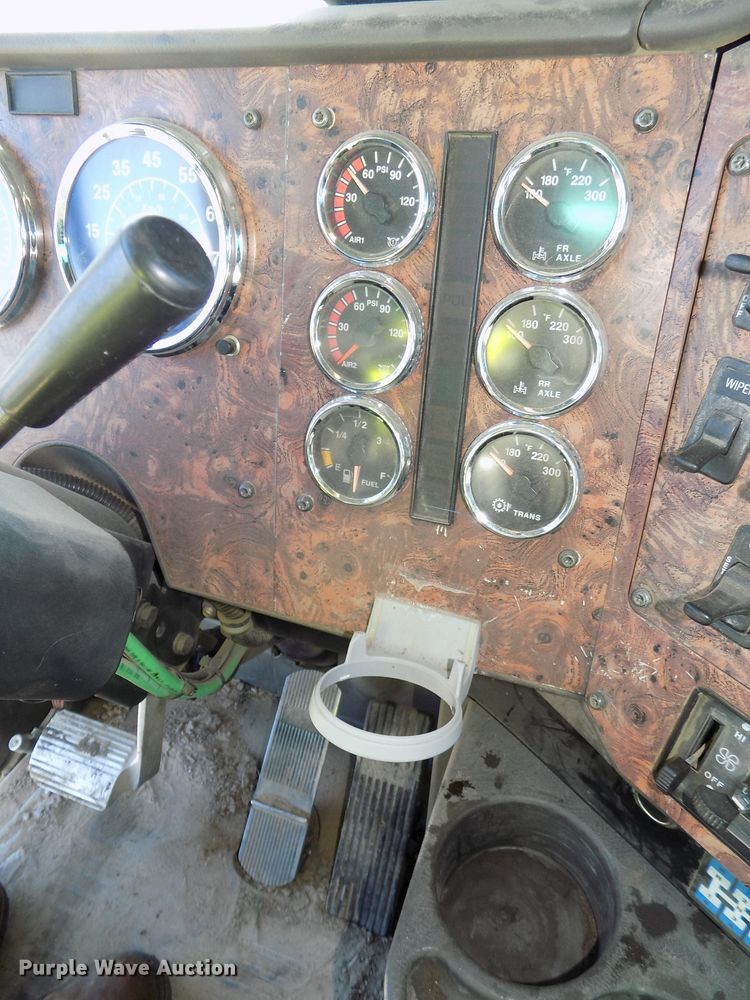 image for item DE7773 1999 International 9400 dump truck