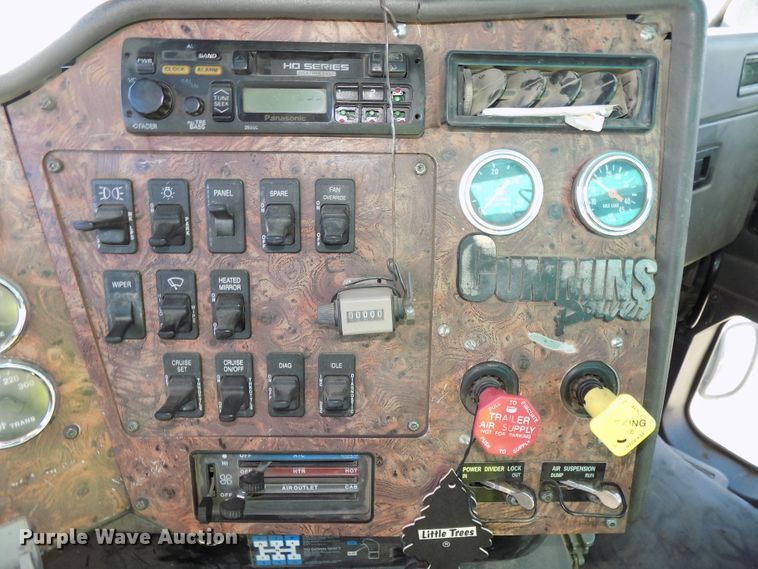 image for item DE7773 1999 International 9400 dump truck