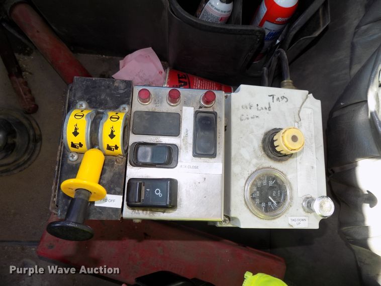 image for item DE7773 1999 International 9400 dump truck