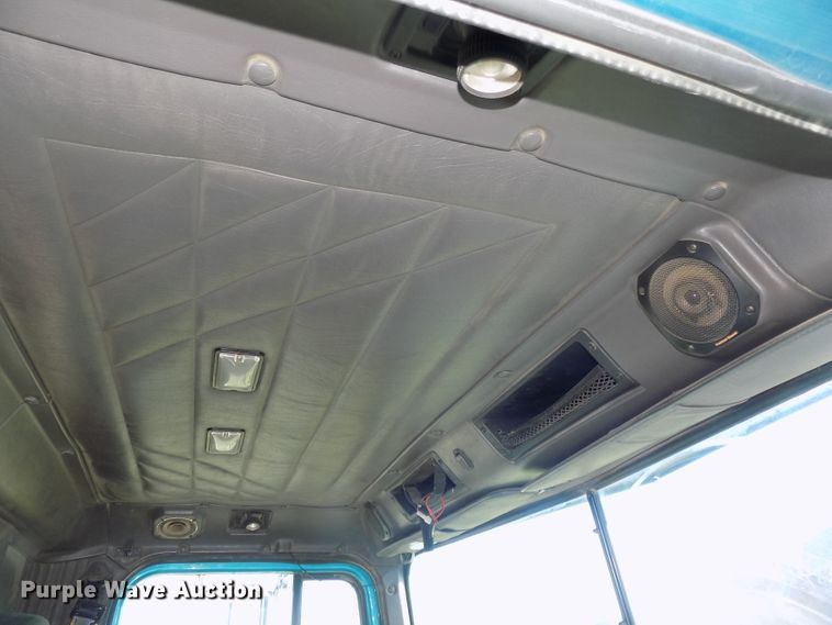 image for item DE7773 1999 International 9400 dump truck