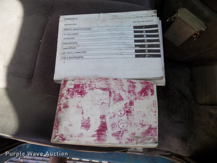 image for item DE7773 1999 International 9400 dump truck