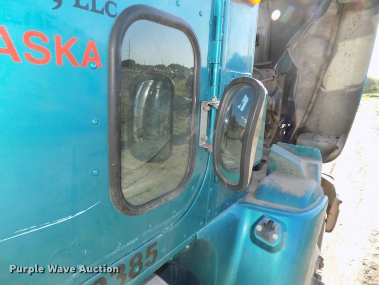 image for item DE7773 1999 International 9400 dump truck