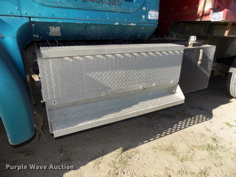 image for item DE7773 1999 International 9400 dump truck