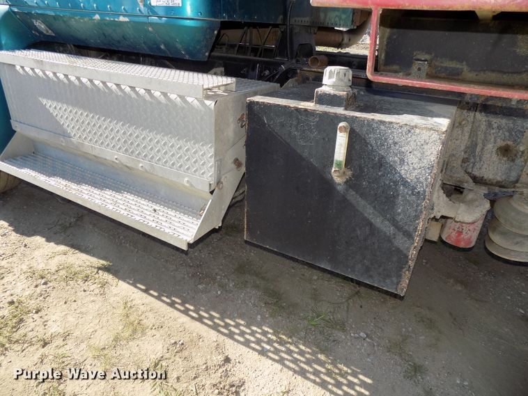 image for item DE7773 1999 International 9400 dump truck