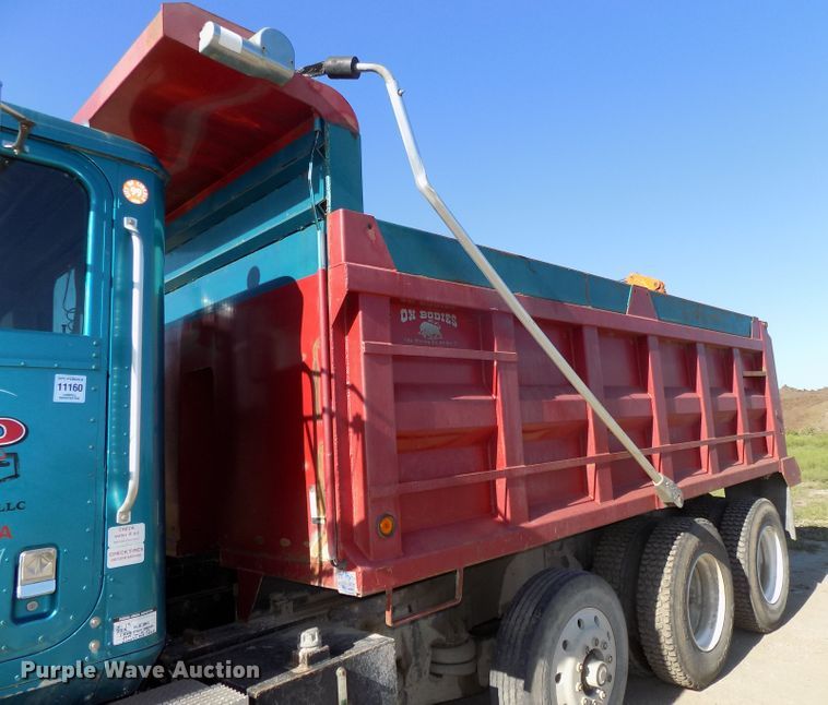 image for item DE7773 1999 International 9400 dump truck
