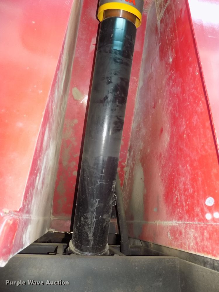 image for item DE7773 1999 International 9400 dump truck