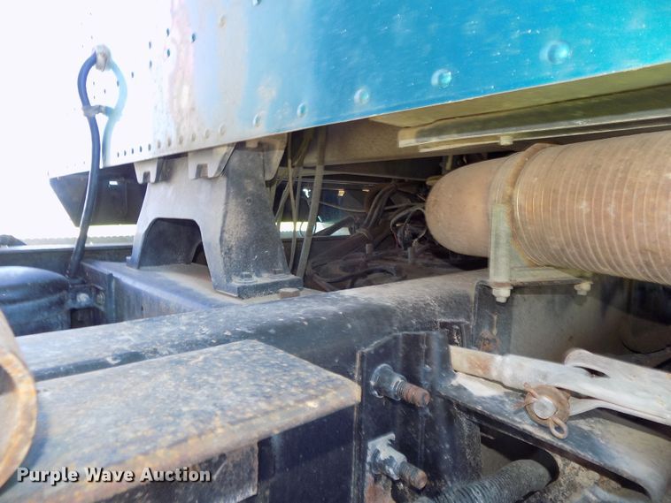 image for item DE7773 1999 International 9400 dump truck