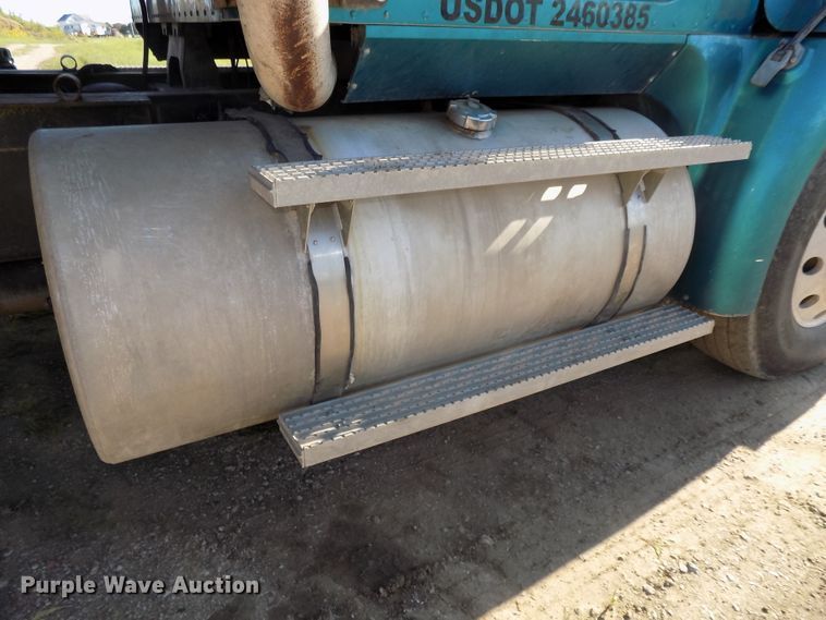 image for item DE7773 1999 International 9400 dump truck