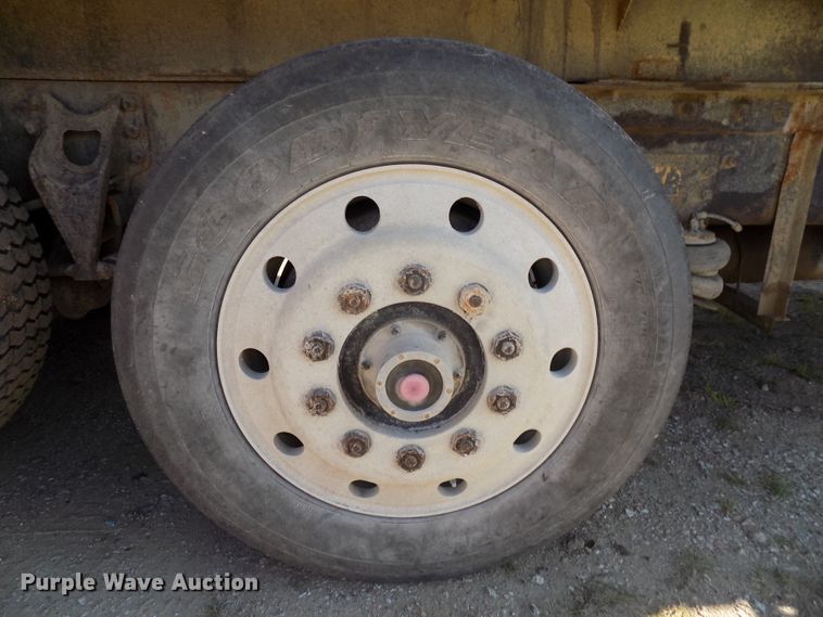 image for item DE7773 1999 International 9400 dump truck