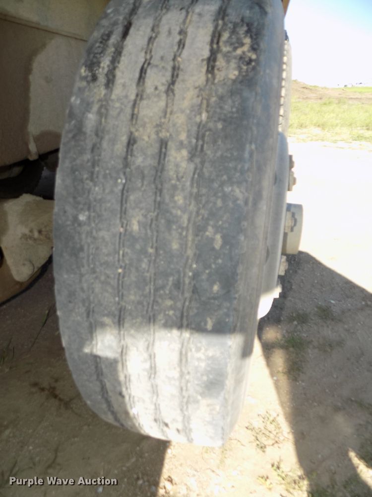 image for item DE7773 1999 International 9400 dump truck