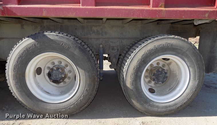 image for item DE7773 1999 International 9400 dump truck