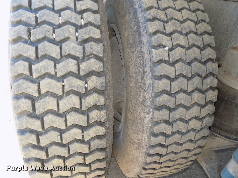 image for item DE7773 1999 International 9400 dump truck