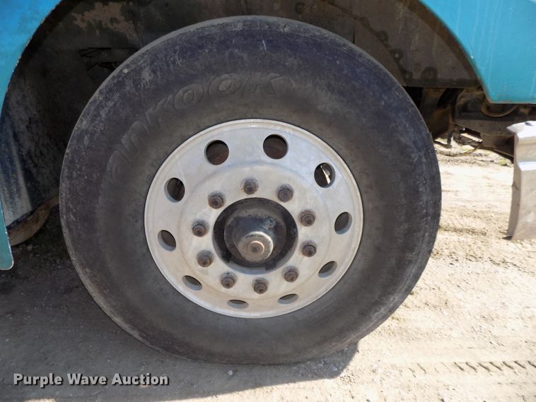 image for item DE7773 1999 International 9400 dump truck