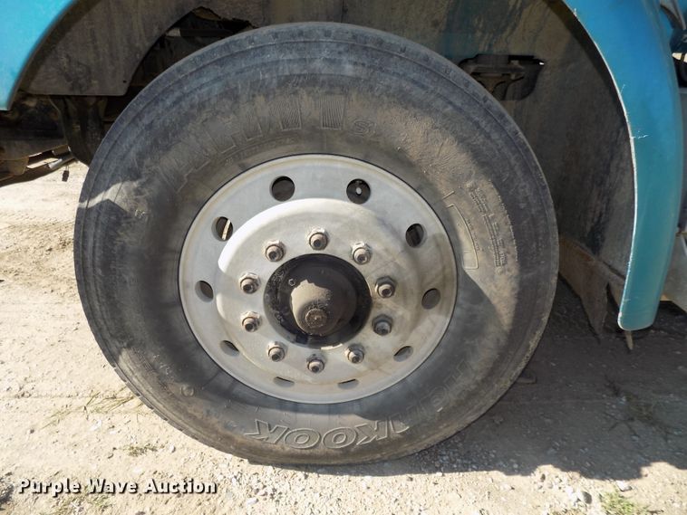 image for item DE7773 1999 International 9400 dump truck