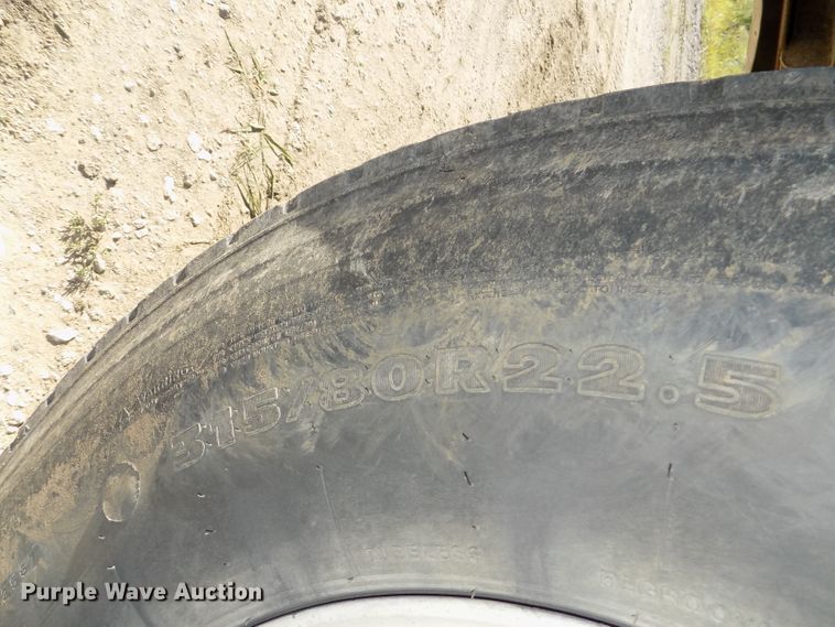 image for item DE7773 1999 International 9400 dump truck