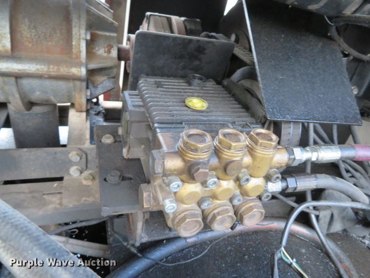 image for item DE8120 2007 Ditch Witch FX30 vacuum excavator