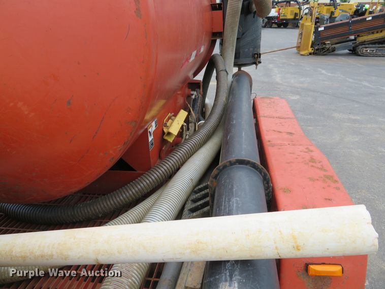 image for item DE8120 2007 Ditch Witch FX30 vacuum excavator