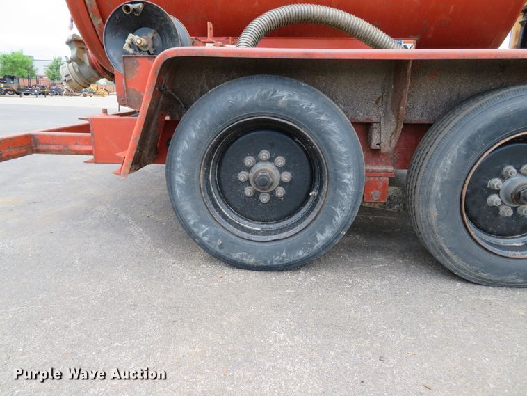 image for item DE8120 2007 Ditch Witch FX30 vacuum excavator