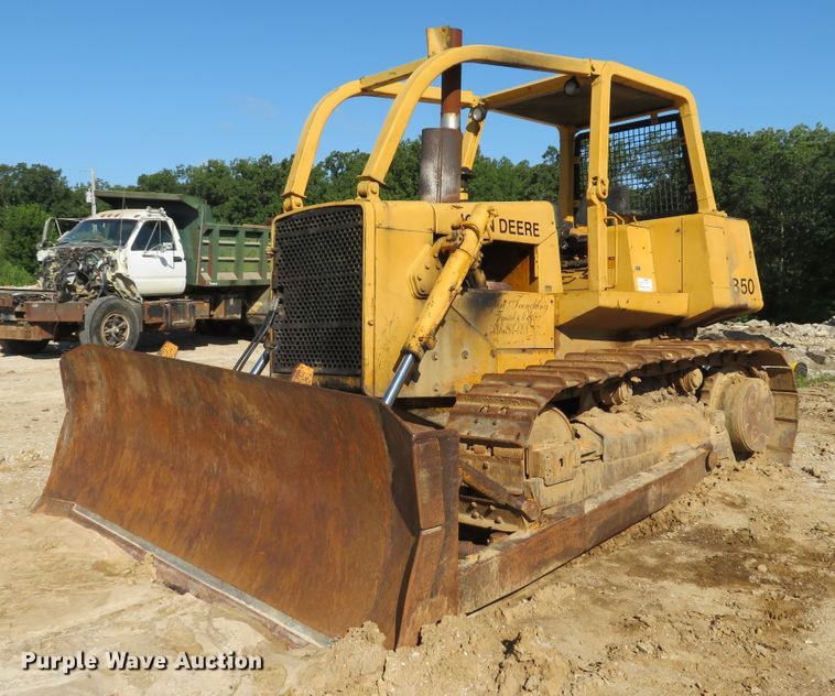 image for item DE8267 1979 John Deere 850 dozer