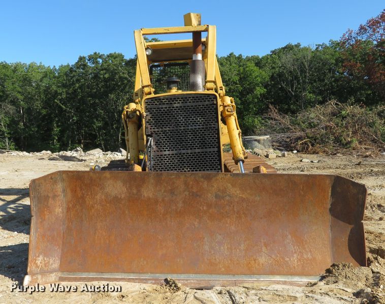 image for item DE8267 1979 John Deere 850 dozer