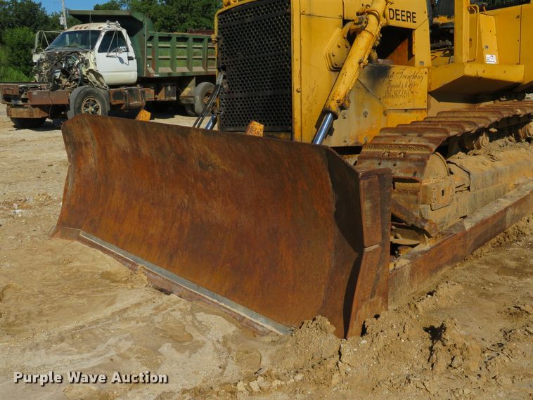 image for item DE8267 1979 John Deere 850 dozer