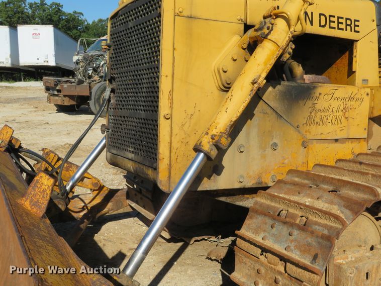 image for item DE8267 1979 John Deere 850 dozer