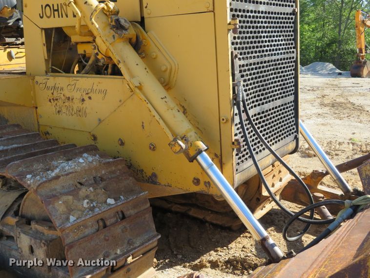 image for item DE8267 1979 John Deere 850 dozer