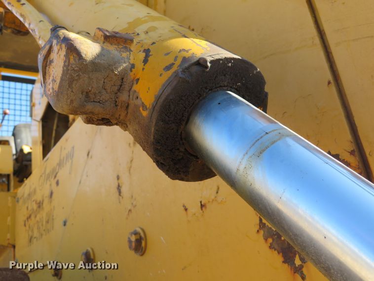 image for item DE8267 1979 John Deere 850 dozer