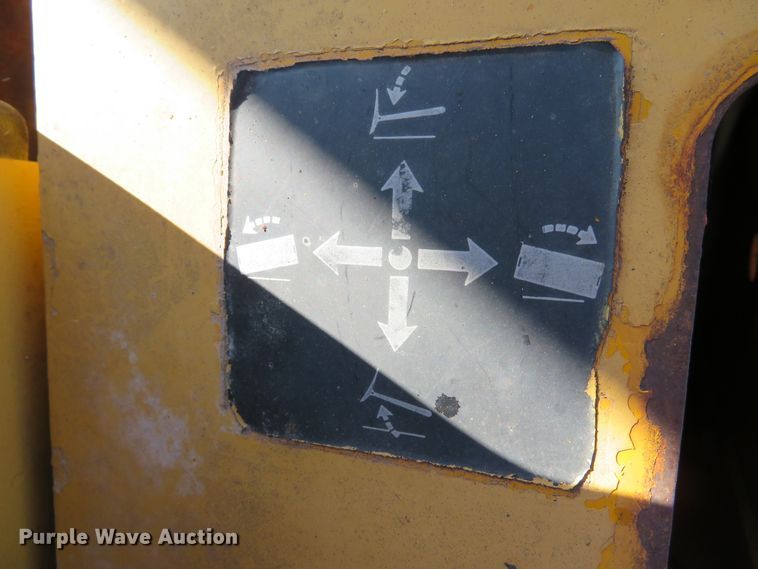 image for item DE8267 1979 John Deere 850 dozer