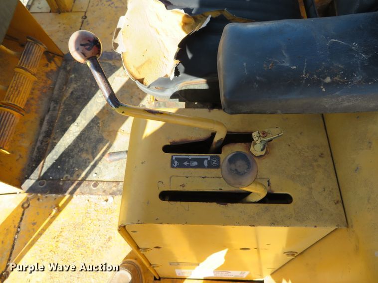 image for item DE8267 1979 John Deere 850 dozer