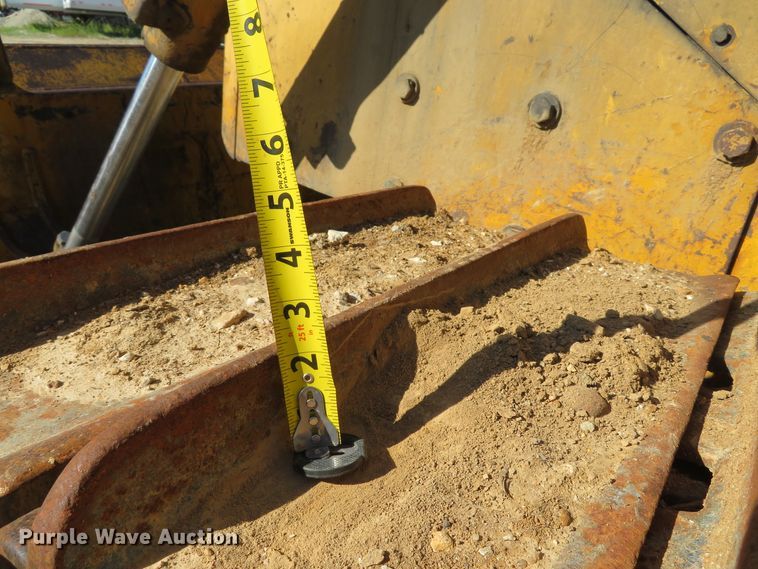 image for item DE8267 1979 John Deere 850 dozer