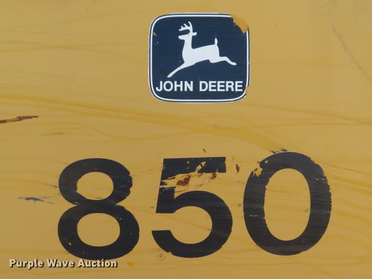 image for item DE8267 1979 John Deere 850 dozer
